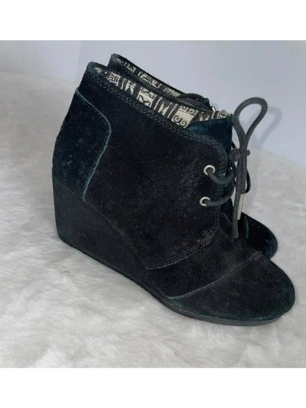 Ladies TOMS Suede Booties Size 7